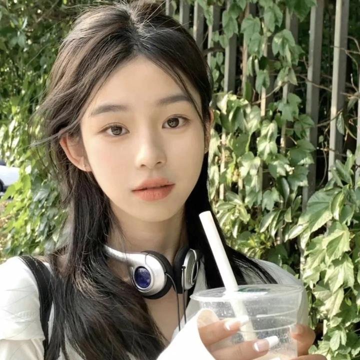 女孩，女孩Ⅱ：公寓与爱情 海报